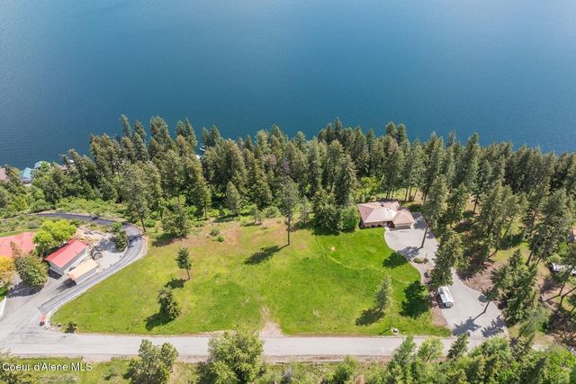 5977 E McMahon Rd, Hayden, ID 83835