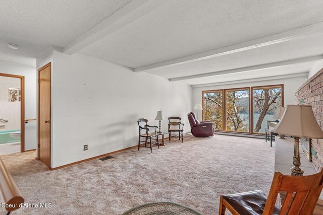 5977 E McMahon Rd, Hayden, ID 83835