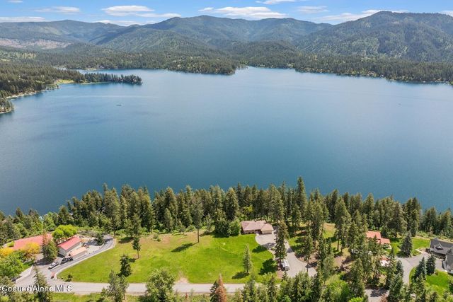 5977 E McMahon Rd, Hayden, ID 83835