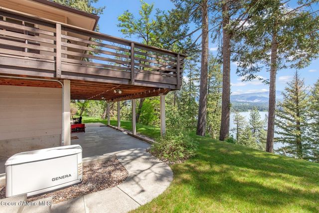 5977 E McMahon Rd, Hayden, ID 83835