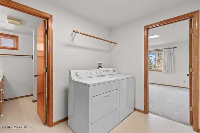 5977 E McMahon Rd, Hayden, ID 83835