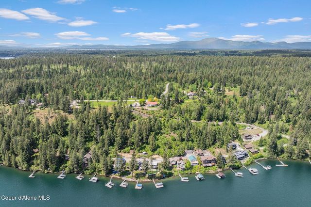 5977 E McMahon Rd, Hayden, ID 83835