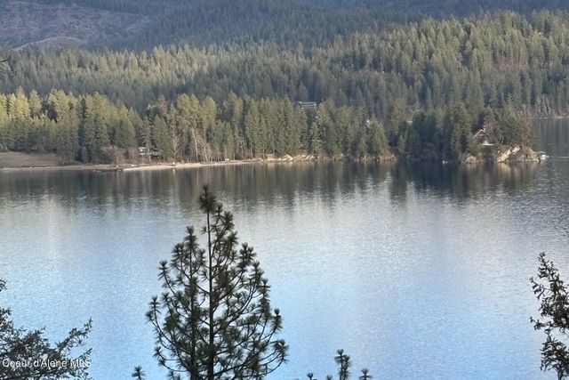 5977 E McMahon Rd, Hayden, ID 83835