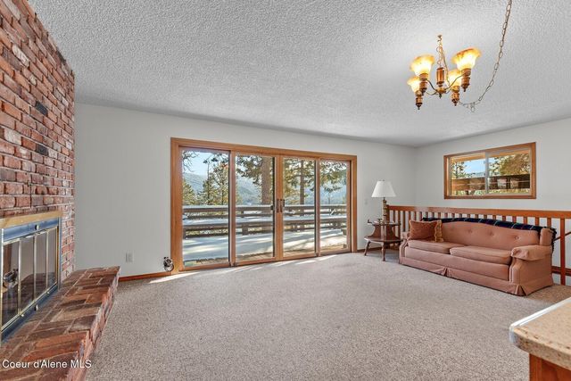 5977 E McMahon Rd, Hayden, ID 83835