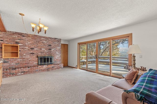 5977 E McMahon Rd, Hayden, ID 83835