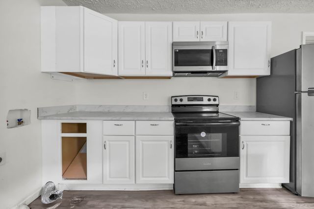 1010 Ridgecrest Dr, Clarksville, TN 37040