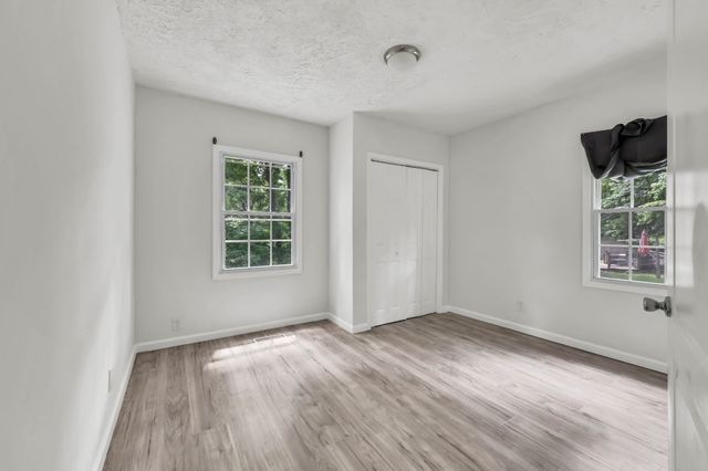 1010 Ridgecrest Dr, Clarksville, TN 37040