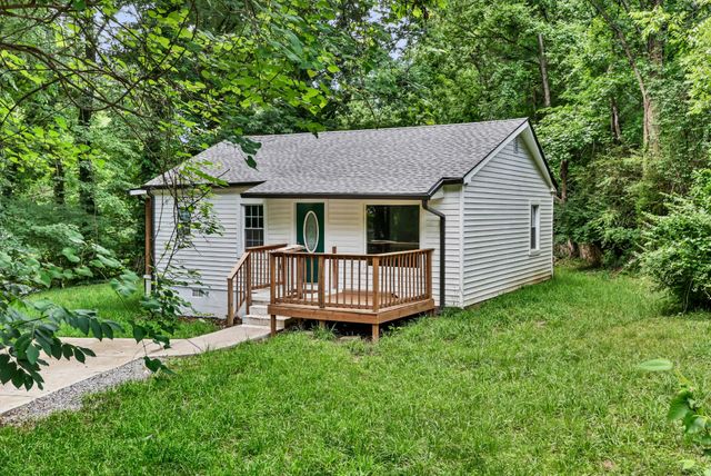 1010 Ridgecrest Dr, Clarksville, TN 37040