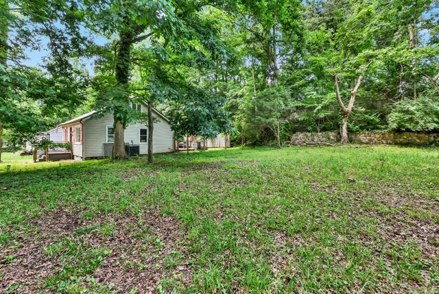 1010 Ridgecrest Dr, Clarksville, TN 37040