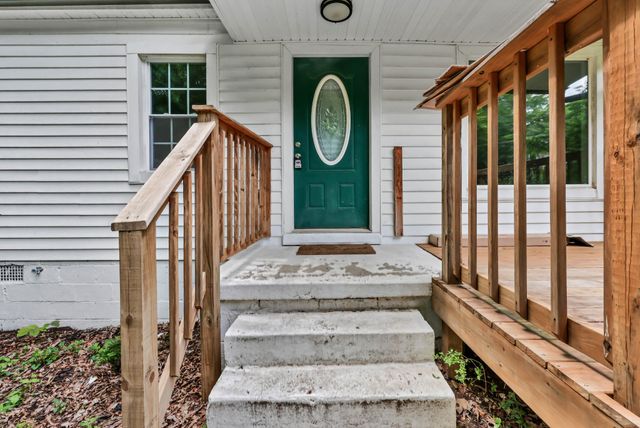 1010 Ridgecrest Dr, Clarksville, TN 37040