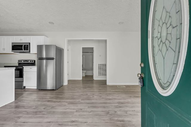 1010 Ridgecrest Dr, Clarksville, TN 37040