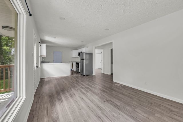 1010 Ridgecrest Dr, Clarksville, TN 37040