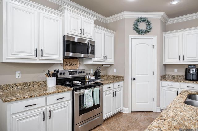 13172 Ellendale Dr, Gonzales, LA 70737