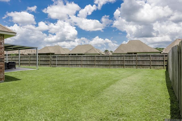 13172 Ellendale Dr, Gonzales, LA 70737