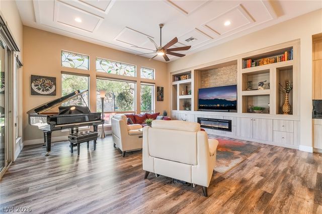 11111 Luna Blanca Drive, Las Vegas, NV 89138
