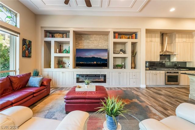 11111 Luna Blanca Drive, Las Vegas, NV 89138