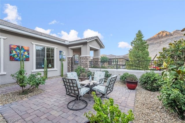 11111 Luna Blanca Drive, Las Vegas, NV 89138