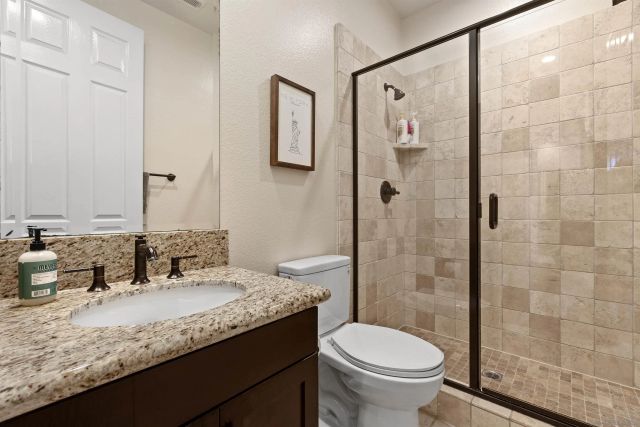 365 Charles Swisher Ct, Fallbrook, CA 92028