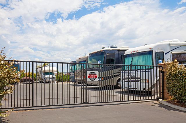 365 Charles Swisher Ct, Fallbrook, CA 92028