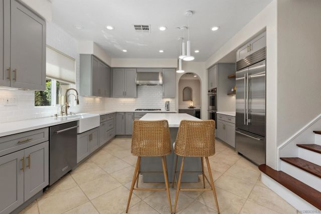 365 Charles Swisher Ct, Fallbrook, CA 92028