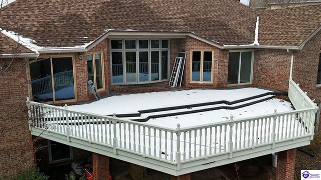 907 Spyglass Circle, Vine Grove, KY 40175