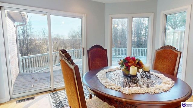 907 Spyglass Circle, Vine Grove, KY 40175