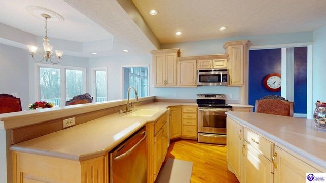 907 Spyglass Circle, Vine Grove, KY 40175