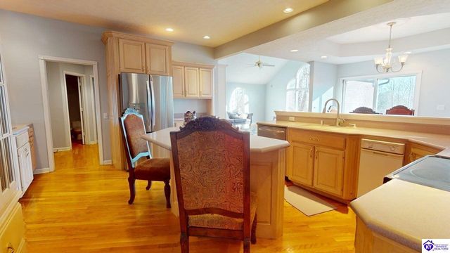 907 Spyglass Circle, Vine Grove, KY 40175