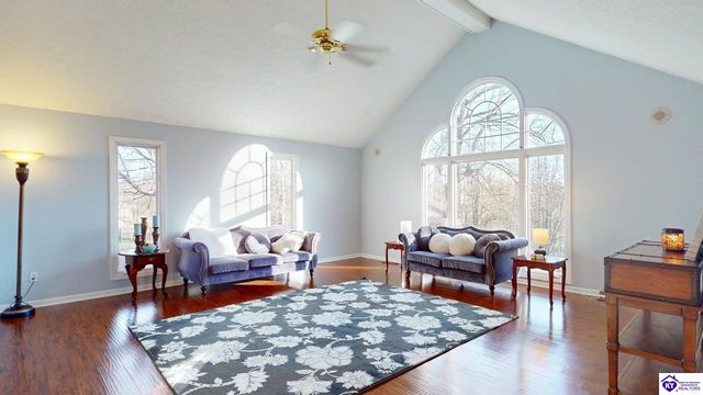 907 Spyglass Circle, Vine Grove, KY 40175