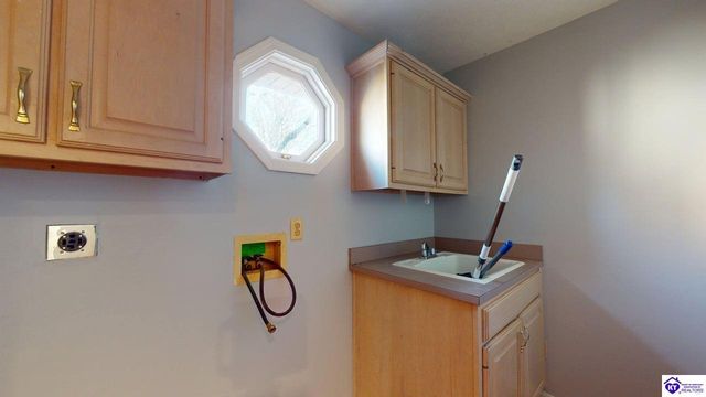 907 Spyglass Circle, Vine Grove, KY 40175