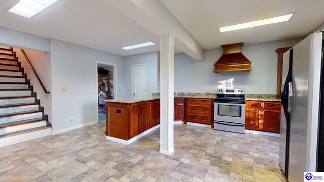 907 Spyglass Circle, Vine Grove, KY 40175