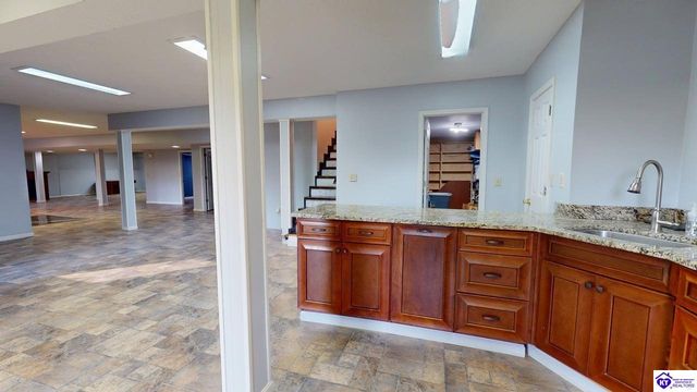 907 Spyglass Circle, Vine Grove, KY 40175