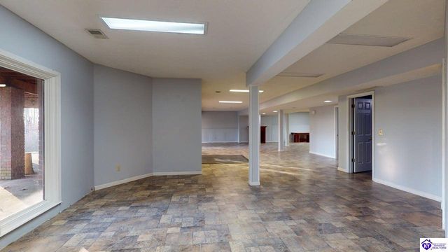 907 Spyglass Circle, Vine Grove, KY 40175