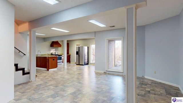 907 Spyglass Circle, Vine Grove, KY 40175