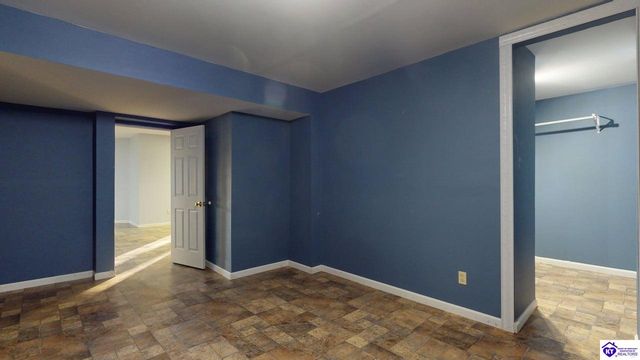 907 Spyglass Circle, Vine Grove, KY 40175