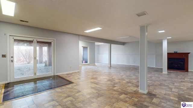 907 Spyglass Circle, Vine Grove, KY 40175