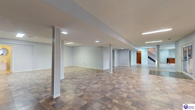 907 Spyglass Circle, Vine Grove, KY 40175