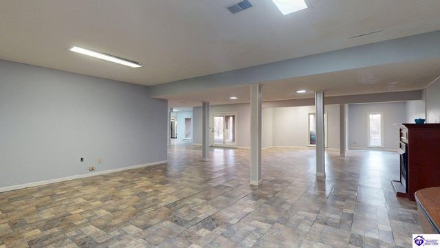 907 Spyglass Circle, Vine Grove, KY 40175