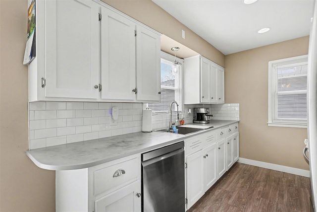 1160 Oakwood Drive, Jenison, MI 49428