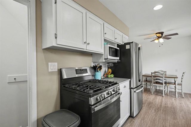 1160 Oakwood Drive, Jenison, MI 49428