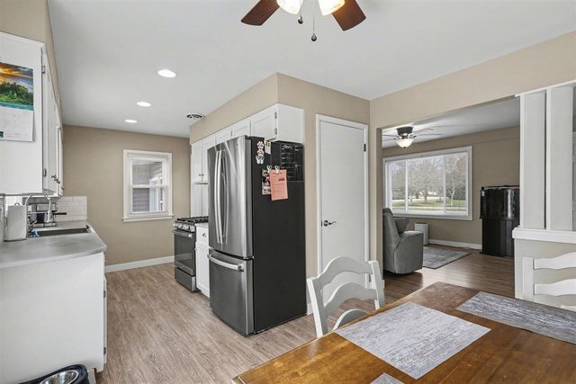 1160 Oakwood Drive, Jenison, MI 49428