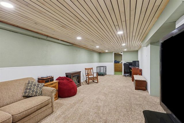 1160 Oakwood Drive, Jenison, MI 49428