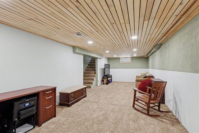 1160 Oakwood Drive, Jenison, MI 49428