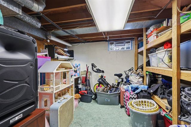 1160 Oakwood Drive, Jenison, MI 49428