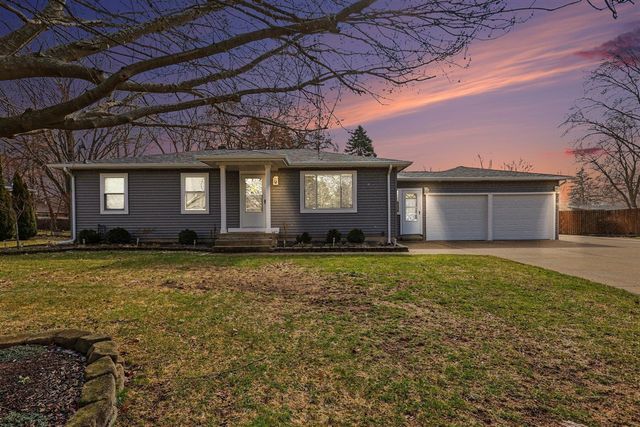 1160 Oakwood Drive, Jenison, MI 49428