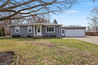 1160 Oakwood Drive, Jenison, MI 49428