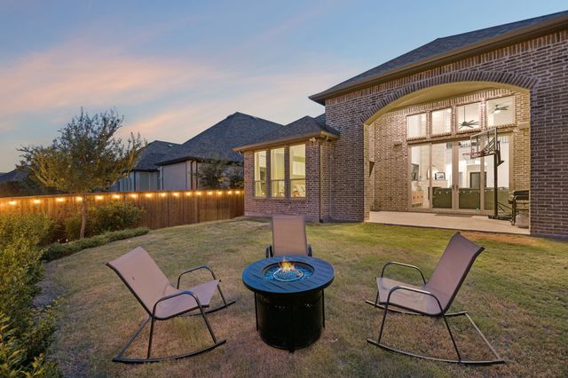 708 Bluestem Drive, Aubrey, TX 76227