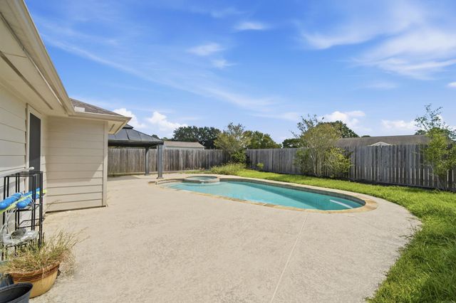 6911 River Road, Richmond, TX 77469