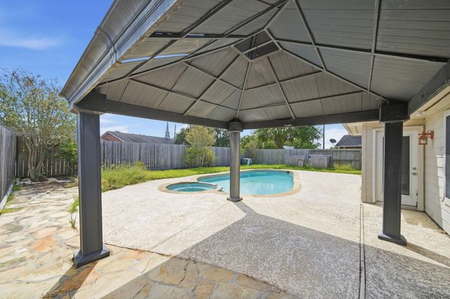 6911 River Road, Richmond, TX 77469