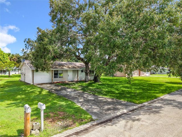 4006 Beaumont Lane, La Belle, FL 33935